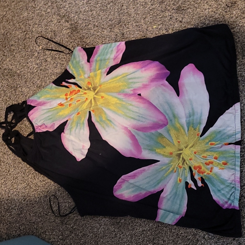 Black floral tank